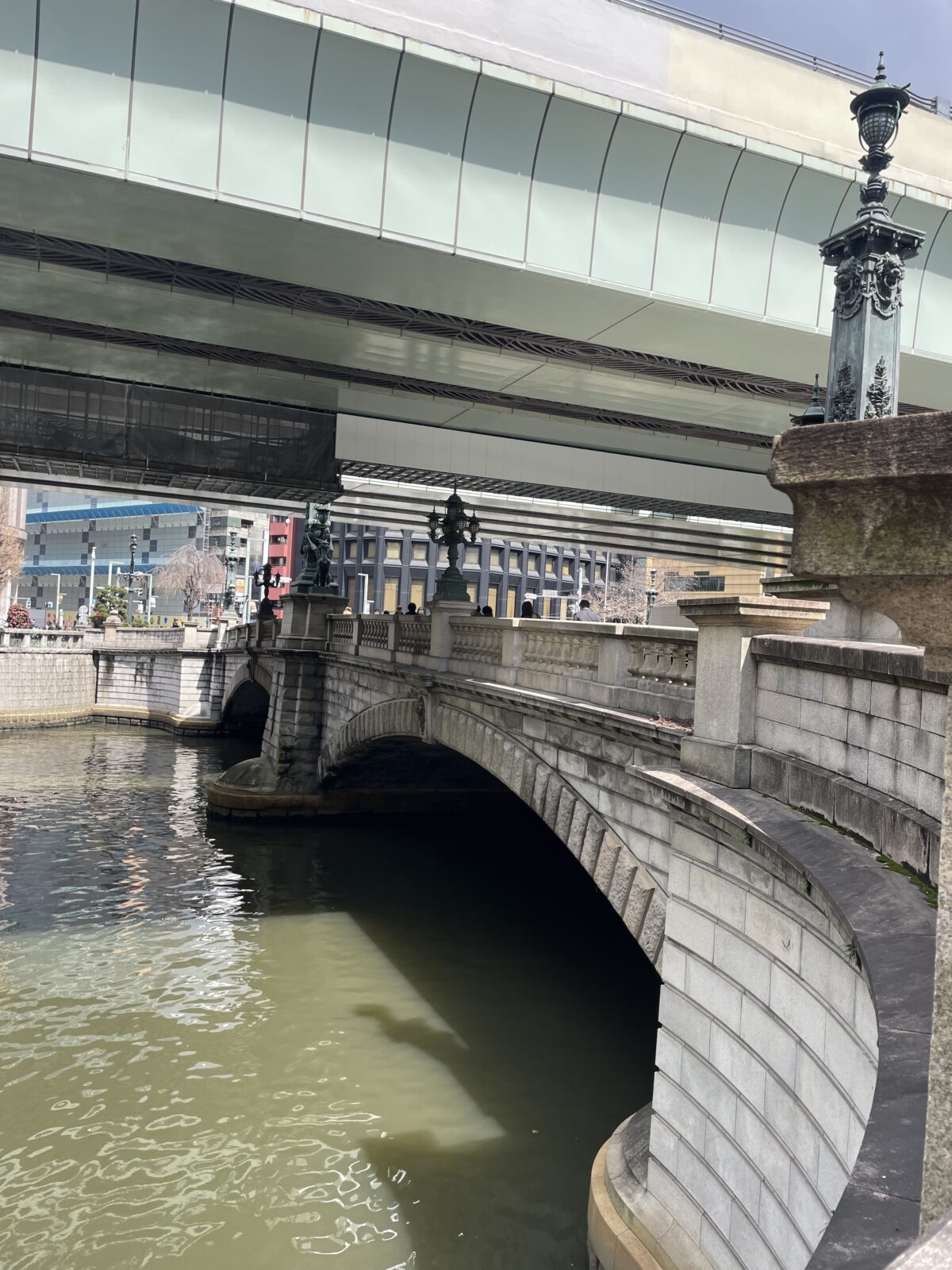 5街道のはじまりに立つ